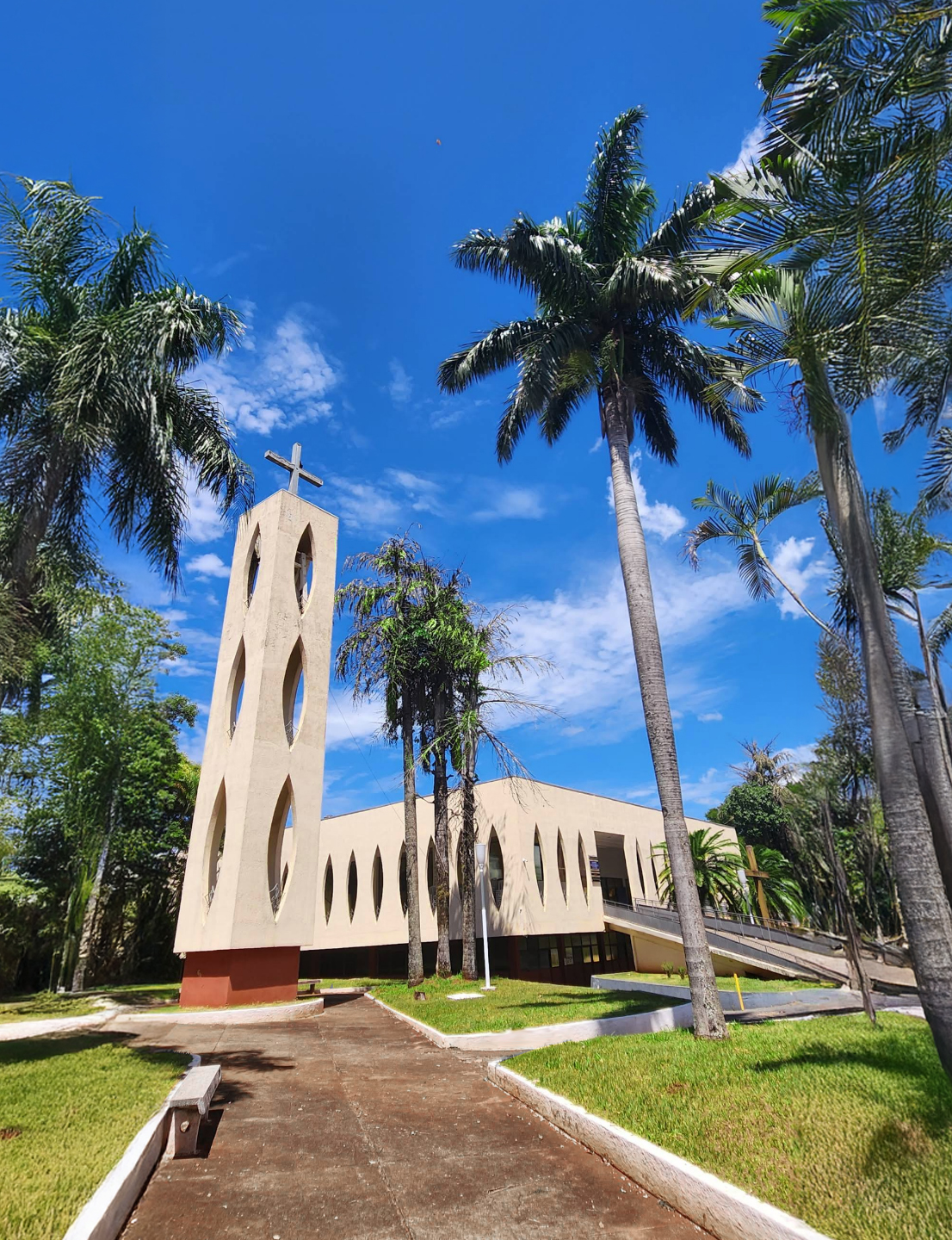 Igreja atual da Paróquia São Sebastião - Arquitetura moderna